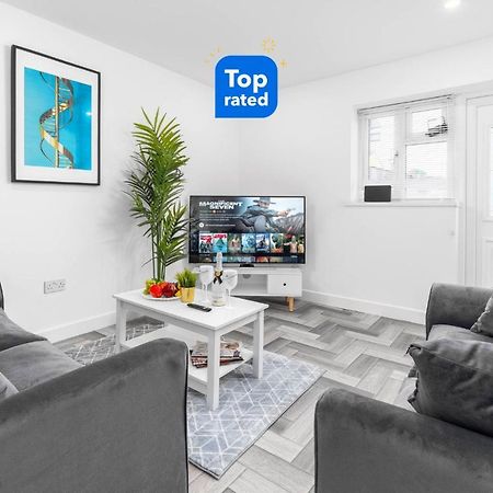 5 Bedroom House - 10 Guests - Multiple Off Street Parking - Garden - Smart Tv - Wifi - Contractors - Families - Groups Birmingham Exterior foto
