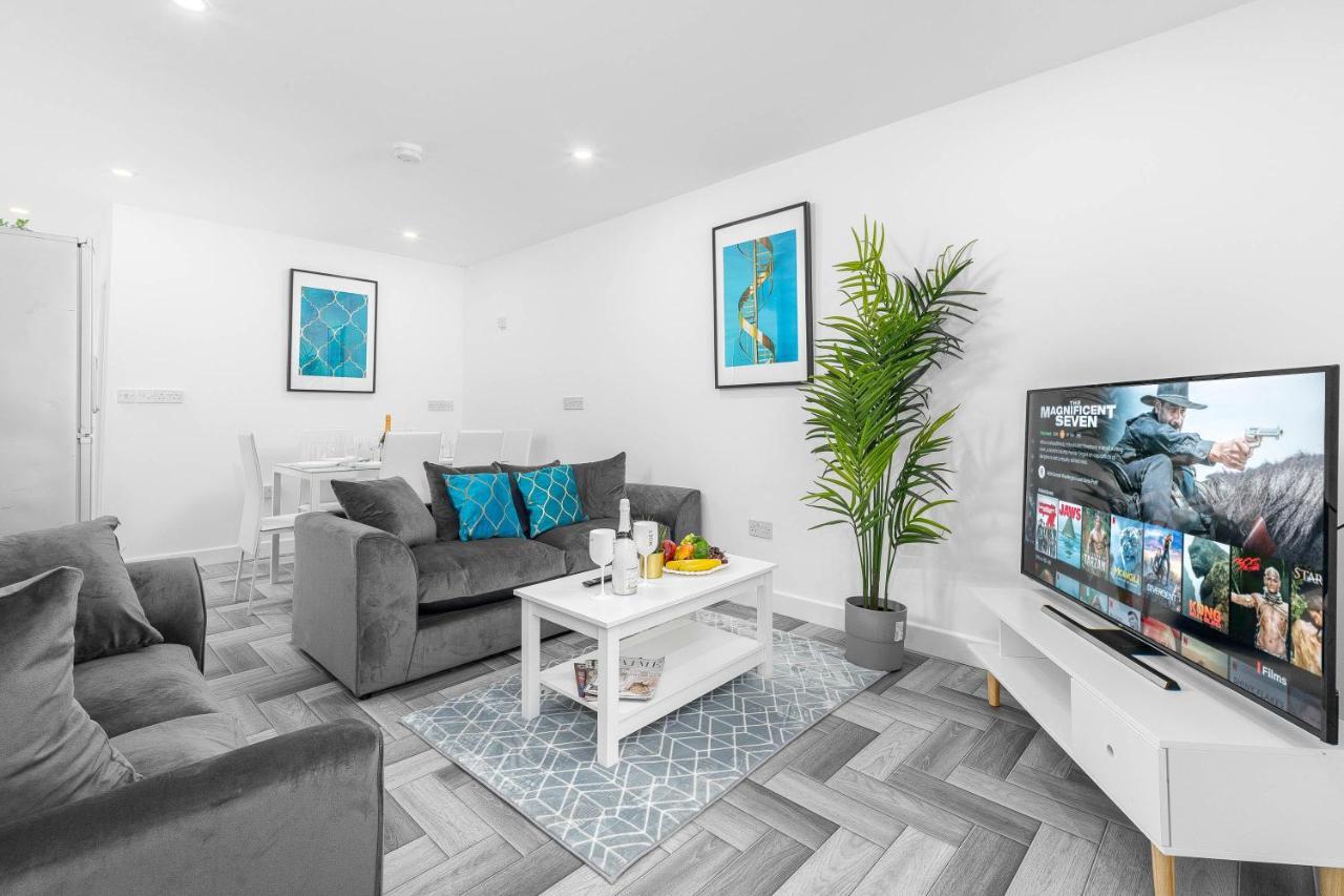 5 Bedroom House - 10 Guests - Multiple Off Street Parking - Garden - Smart Tv - Wifi - Contractors - Families - Groups Birmingham Exterior foto