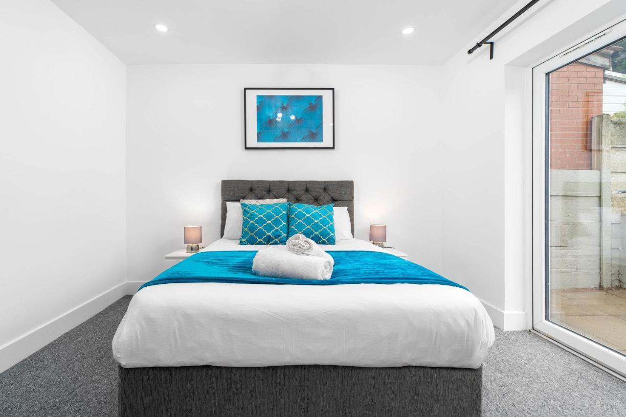 5 Bedroom House - 10 Guests - Multiple Off Street Parking - Garden - Smart Tv - Wifi - Contractors - Families - Groups Birmingham Exterior foto