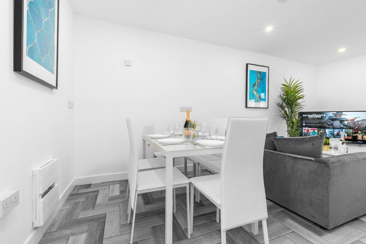 5 Bedroom House - 10 Guests - Multiple Off Street Parking - Garden - Smart Tv - Wifi - Contractors - Families - Groups Birmingham Exterior foto